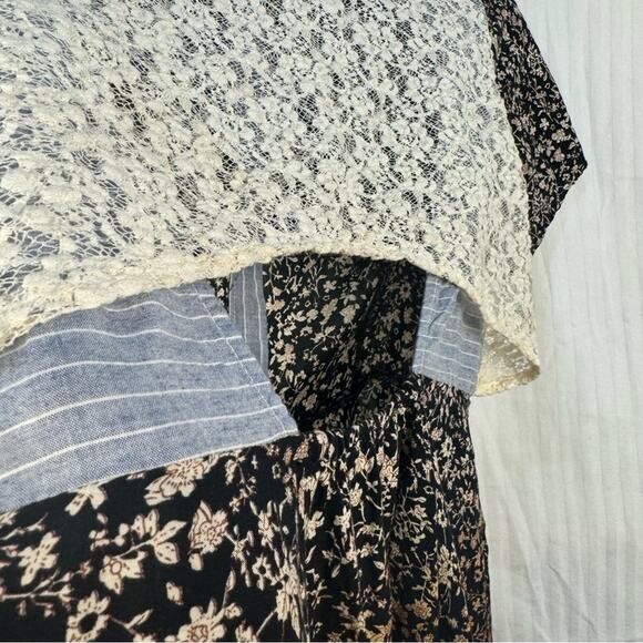 Gimmicks BKE Short Sleeve Button Down Women’s Size Medium Open Back Floral Lace - Picture 4 of 9